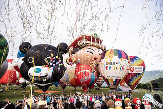 26顆熱氣球齊飛宣告2023臺灣國際熱氣球嘉年華登場 媽祖球首度領飛