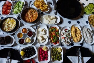 一天中最重要的一餐 來品嚐傳統又美味的土耳其早餐