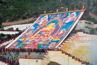 參與西藏最大盛事！旅遊作家陳維滄經三次失敗後，一圓曬大佛夢想的全記錄