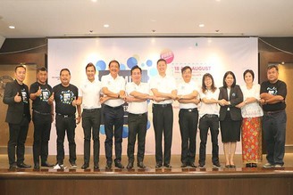 泰國觀光局資深主任與合作單位代表們在記者會上一同宣布推出蘇梅島亞洲音樂節
