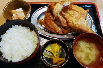 [日本] 北海道 小樽 - 若雞時代なると ~ 超美味炸半雞，皮薄肉多汁，小樽必吃在地美食