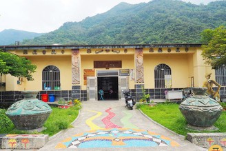 屏東景點｜安坡部落童玩王國！嚐原住民風味餐、貴族點心初魯克、探秘境火把祈福！