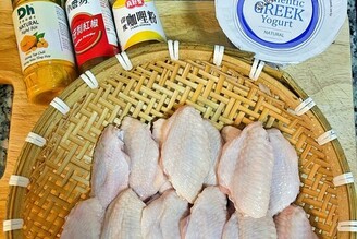濃郁滋味好下飯！優格薑黃咖哩雞翅