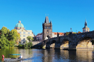 奧捷旅遊｜捷克布拉格遊船～伏爾塔瓦河一覽查理橋、聖維特大教堂、舊城區美景！