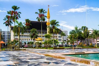 搭汶萊皇家航空 輕鬆遊泗水＆峇里島