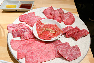九州 博多燒肉 黑毛和牛燒肉 にく屋肉いち博多店