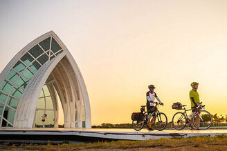 南台灣找暖陽 雙教堂單車遊
