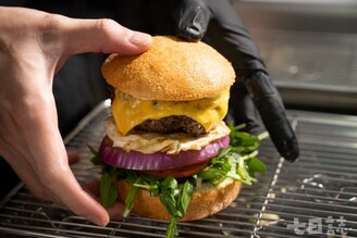 顛覆味覺想像！很台炸漢堡01 Burger、肉多多漢堡FA Burger
