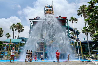 遊樂園迎COOL夏 水樂園相繼開園，玩水「趣」