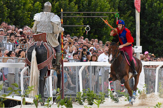 意大利蘇爾莫納 重現中世紀歐洲騎士競技