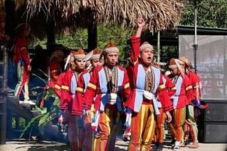 「拉阿魯哇」族神祕「聖貝祭」直擊！拋貝奪福有如搶頭香競爭好激烈