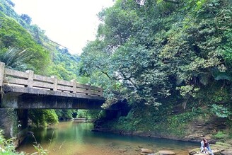 瑪陵坑戲水、吹山風、賞桐花