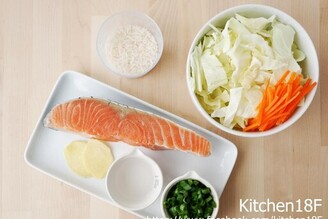 電鍋料理簡單上菜！鮭魚高麗菜粥