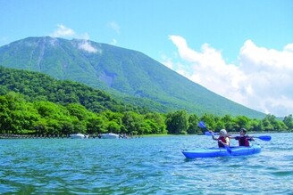 夏季水上活動 中禪寺湖玩SUP、划獨木舟、皮艇