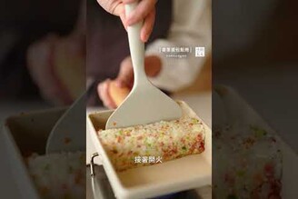 香蔥蛋包飯捲分享蛋包飯的另一種做法，一鍋到底超方便 fried rice egg roll