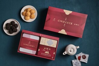 源自彰化的65年肉乾品牌「水根行」聯手「WA!COOKIES」推出「好運連年新年禮盒」