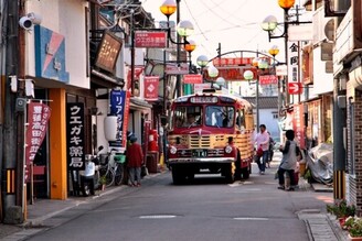 電影《解憂雜貨店》的拍攝地 復古巴士免費搭