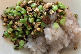 內餡鹹香，起司香滑 ！香蝦起士吐司捲