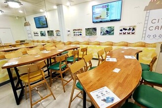 守護生物多樣性從棲地出發 7-ELEVEN墾丁首創「紫斑蝶友善門市」（涉己新聞）