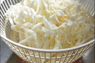輕爽又開胃！涼拌高麗菜絲
