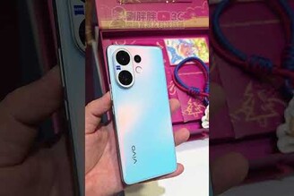 vivo V60登台希希貴貴可愛10連拍全新舞台濾鏡功能V系列首款蔡司超級長焦泡泡瑪特聯名周邊亮相劉胖胖