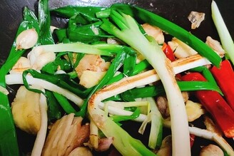 口感Q彈、香味撲鼻！醬魯猪頭皮