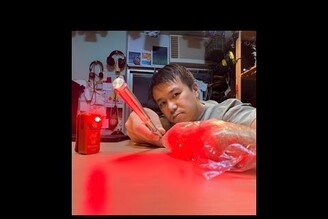 直播手壓汽缸壓力生火，隨身手電筒