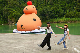 12米水豚君（KAPIBARASAN）與好朋友在碧潭現縱！ 開幕，煙火、市集佮您做伙「鬥鬧熱」！