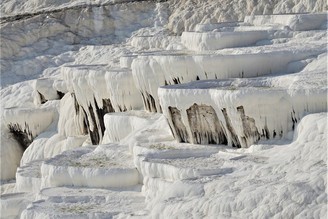 走在雪裡的夏天。土耳其棉堡Pamukkale